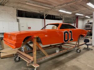 automovil en movimiento con fibra de vidrio