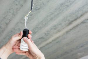 ¿Tu bombilla LED parpadea con el regulador? Aprende cómo solucionarlo 11 bombilla led parpadeando con regulador
