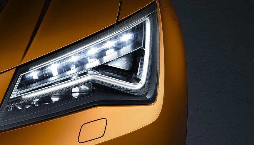 Descubre las ventajas de los faros con lupa en la carretera