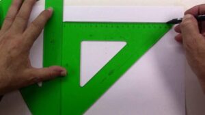 escuadra y cartabon creando lineas paralelas perfectas