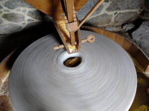 imagen de un molino de agua gallego
