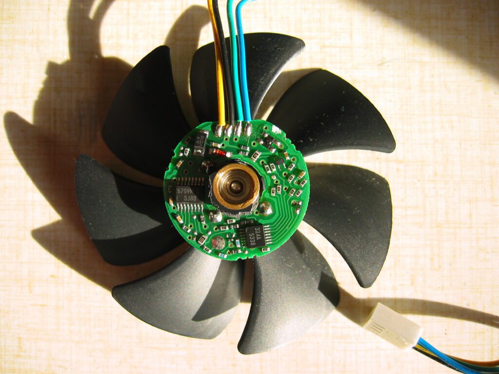 Es posible hacer funcionar un ventilador sin capacitor