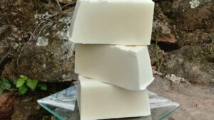 jabon casero hecho con aceite de girasol usado