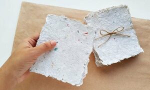 manualidades con papel reciclado paso a paso