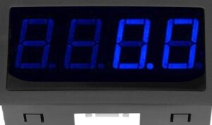 medidor digital mostrando las rpm del motor monofasico