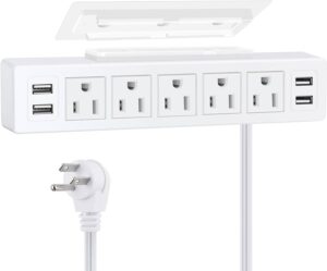 regleta electrica con varios enchufes conectados
