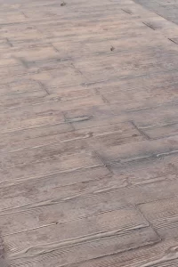 superficie de hormigon impreso madera exterior