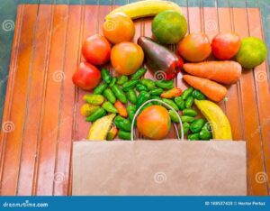 variedad de verduras y frutas frescas coloridas 188537428