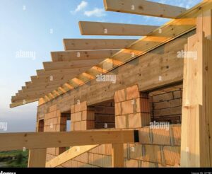 vigas de madera para techo en construccion